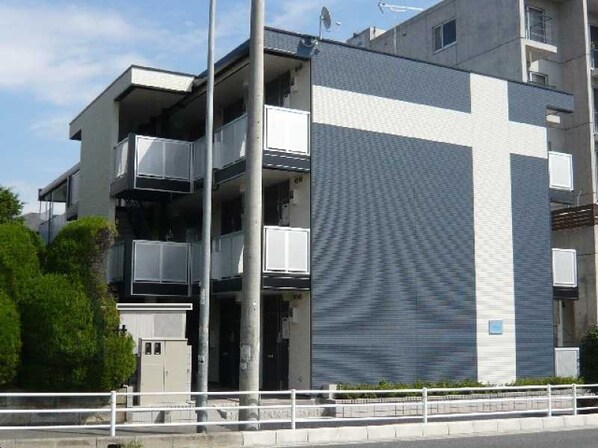 レオパレスプレジデントハイツの物件外観写真